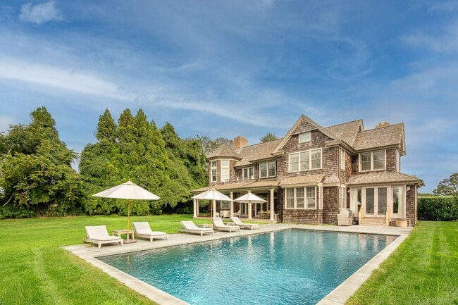 Building Photo - 32 Sagg Rd