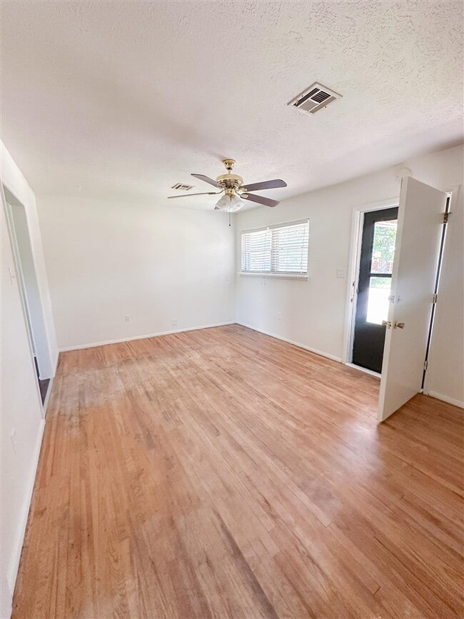 Photo - 406 NW 56th St