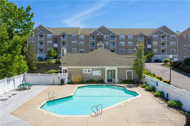 Photo - 104 Mill St Unit 100