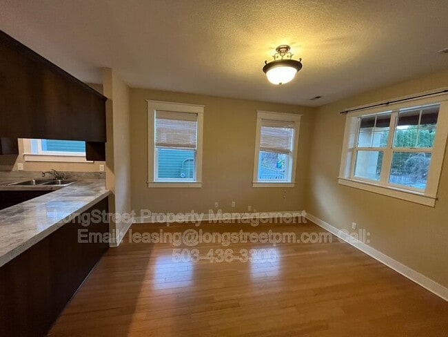 Photo - 532 NE Sumner St Unit A (upstairs)
