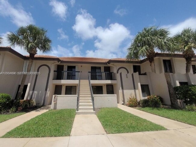 Building Photo - 400 Club Cir Unit 202
