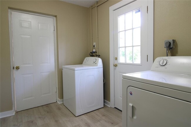 Photo - 1388 Whitewood Dr