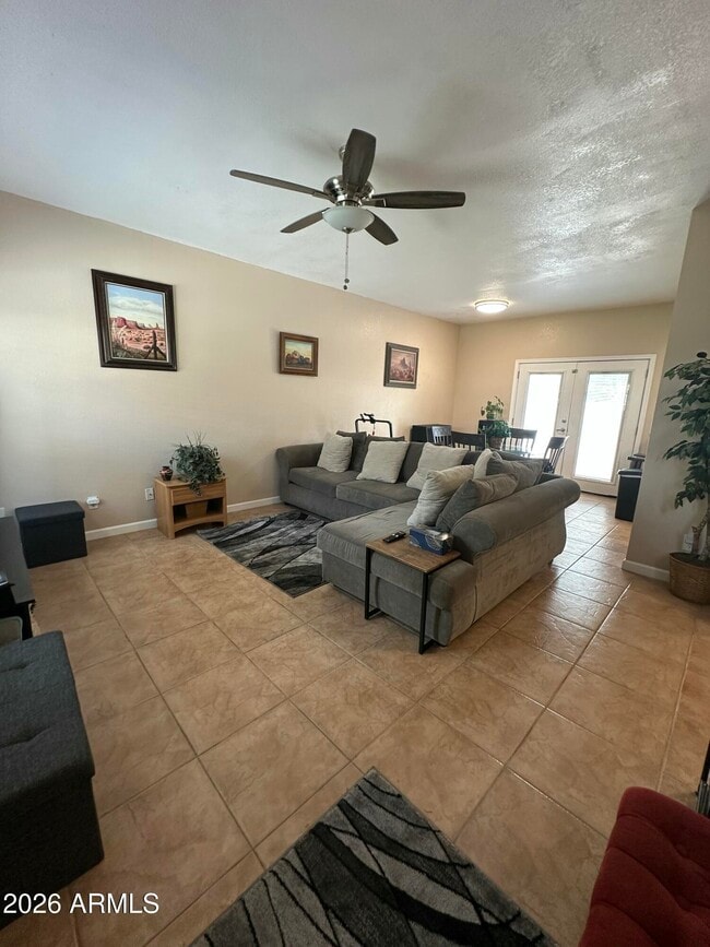 Photo - 2941 N Oregon St