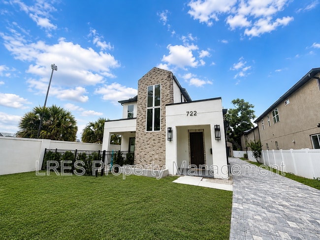 Building Photo - 722 Ellwood Ave