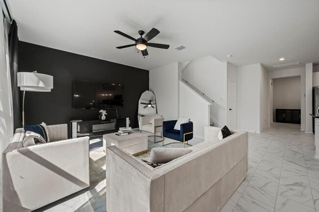 Photo - 232 Robert Hightower Dr Casa