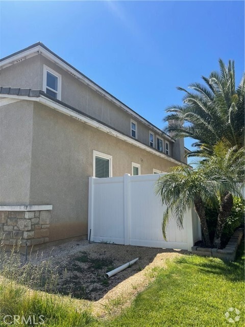 Building Photo - 37075 Parkway Dr Rental