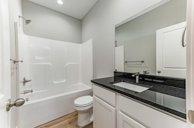 Photo - 407 SE 14th St