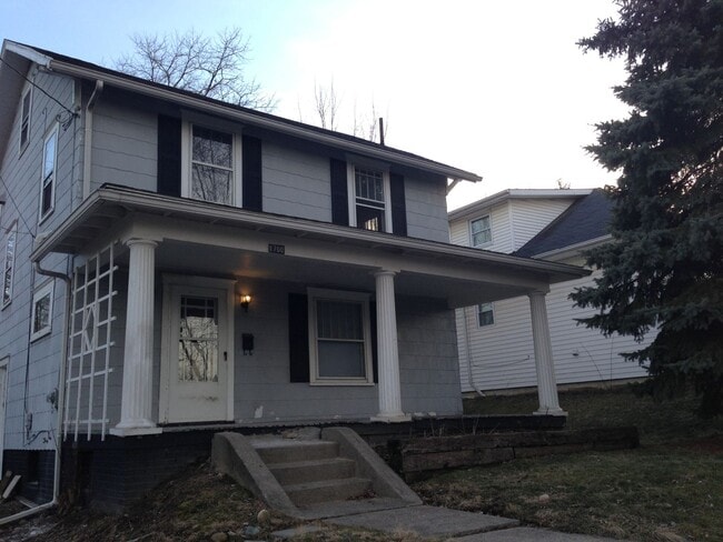 Building Photo - Large 4BR Plain Local Home for Rent