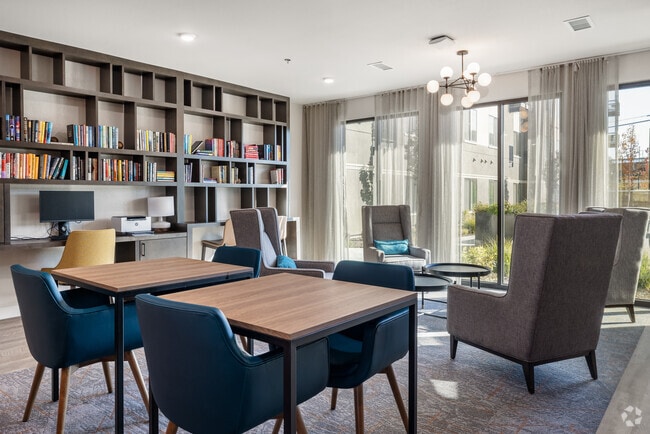Interior Photo - Waterwalk Boise - Meridian