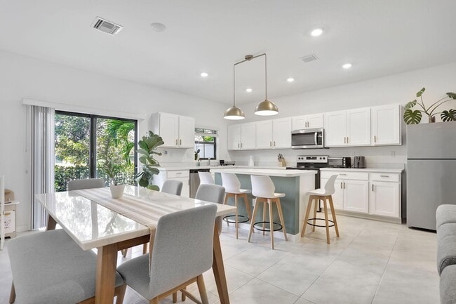 Photo - 877 NW 3rd Way Townhome