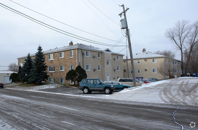 Photo - Winthrop Court Apartments