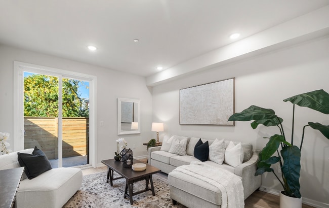 Photo - 2125 Master St