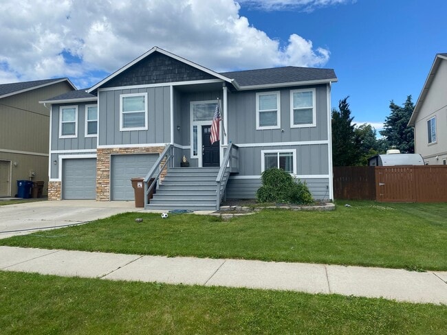 Beautiful 4-bedroom 2.5 bath home located ... - Beautiful 4-bedroom 2.5 bath home located ...