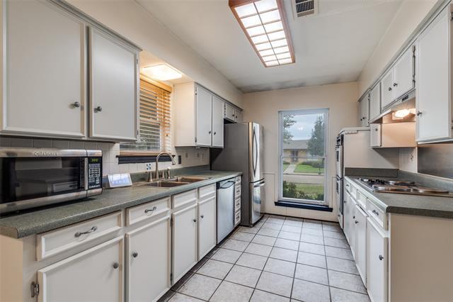 Photo - 718 Knollridge Dr