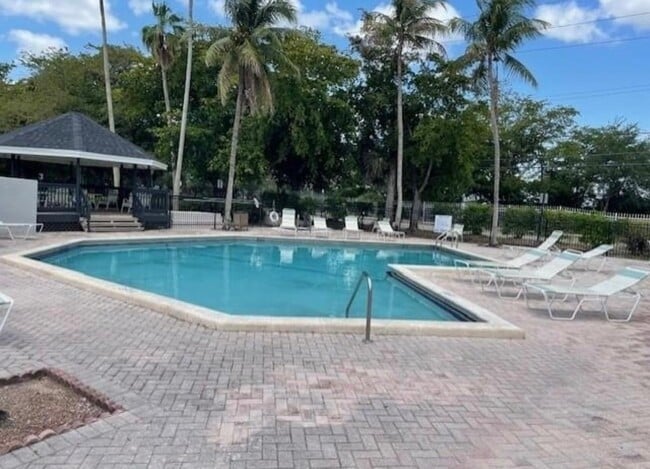 Photo - 485 SW 113th Way Unit 485