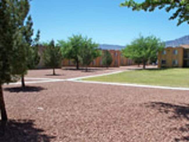 Photo - Greenbriar Manor Apartments