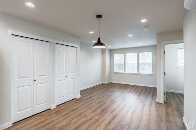 3BR, 2.5BA - 1,330SF - Living Room