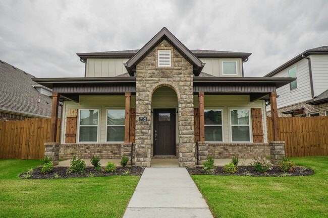 Building Photo - 4 Bedroom 3.5 bath home in Fayetteville!