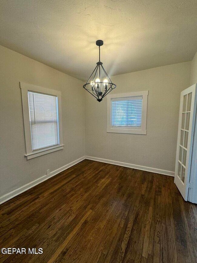 Photo - 209 Hadlock St