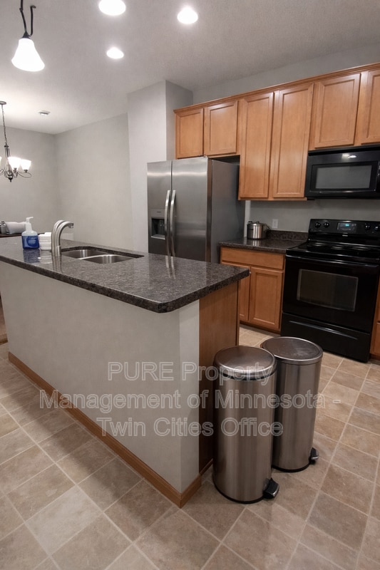 Photo - 15584 Empress Ave N