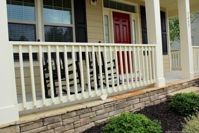 Photo - 1437 Vergeland Dr