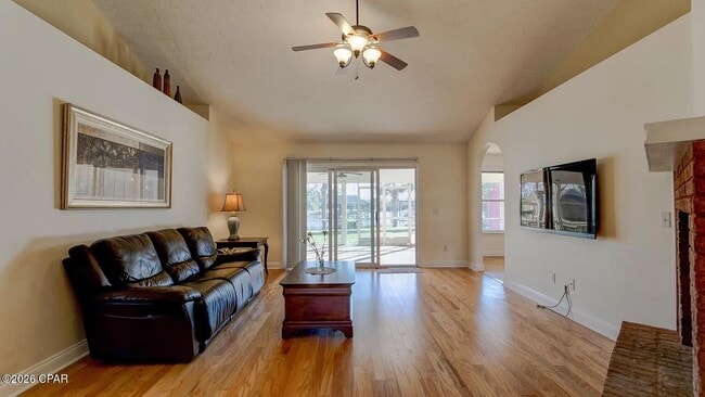 Photo - 816 W 8th St Cir