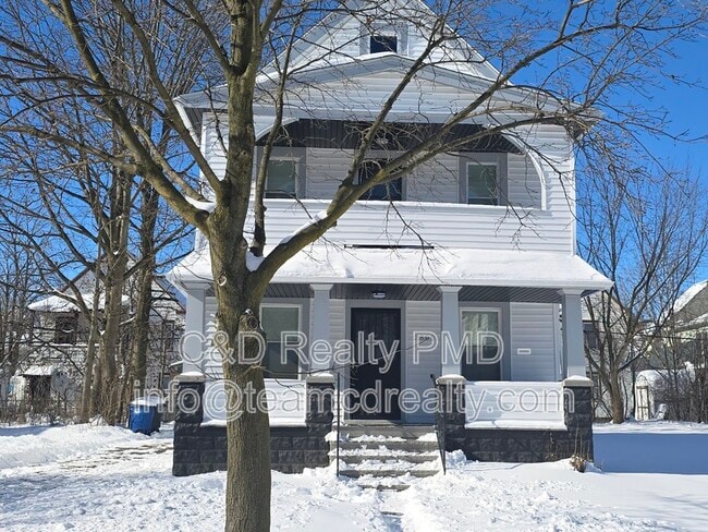 Photo - 2800 E 124th St
