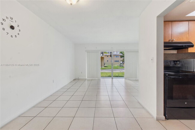 Photo - 7430 SW 82nd St Unit D105