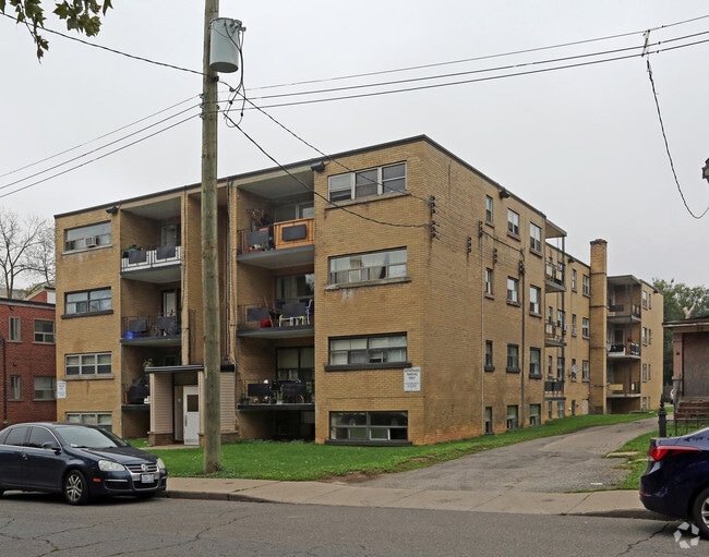 Primary Photo - Wentworth Place Apartments