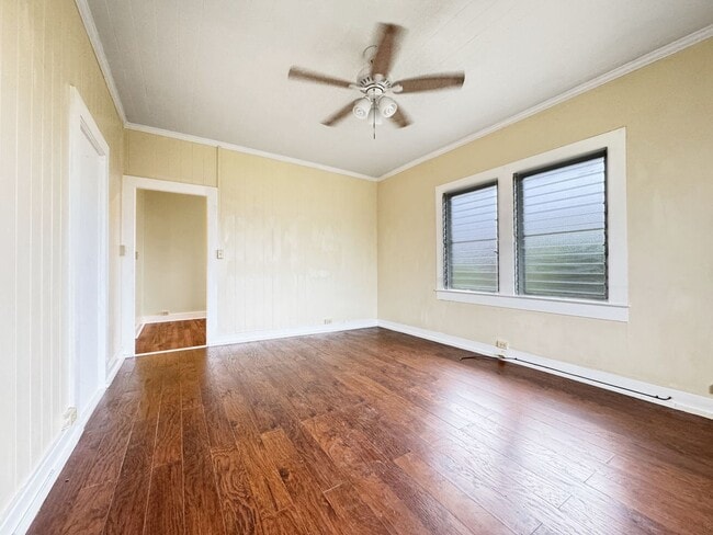 Photo - 2322-ST Unit Front