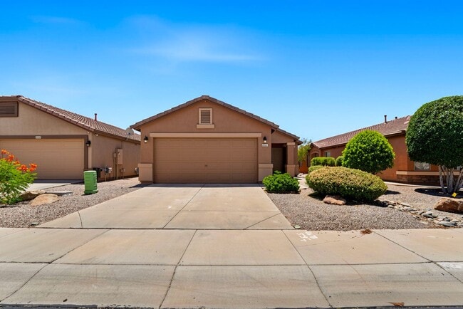 Building Photo - 42551 W Hillman Dr