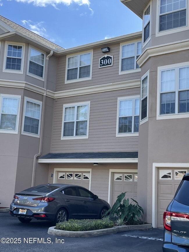 Photo - 13810 Sutton Park Dr N Unit 335