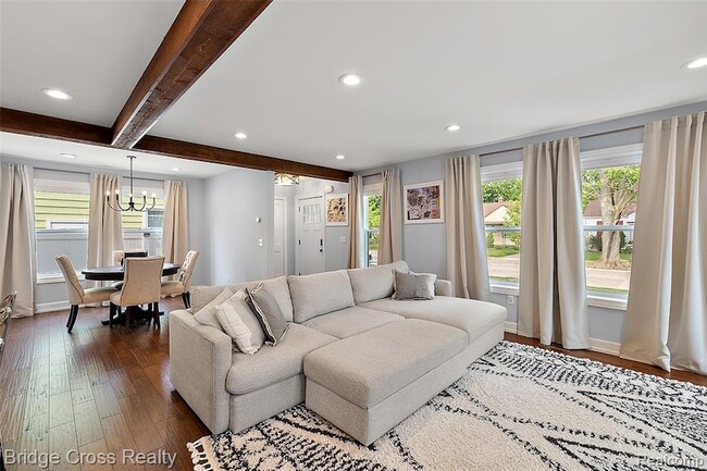Photo - 1410 Mclean Ave