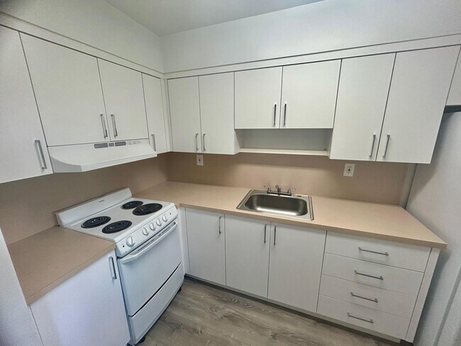 Photo - 7624 Pembroke Rd Unit A