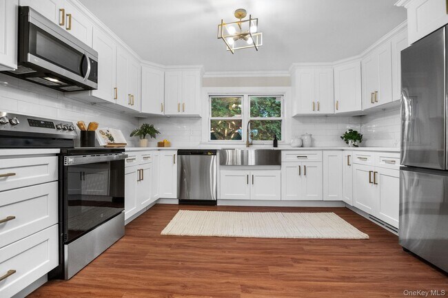27 Winding Ln