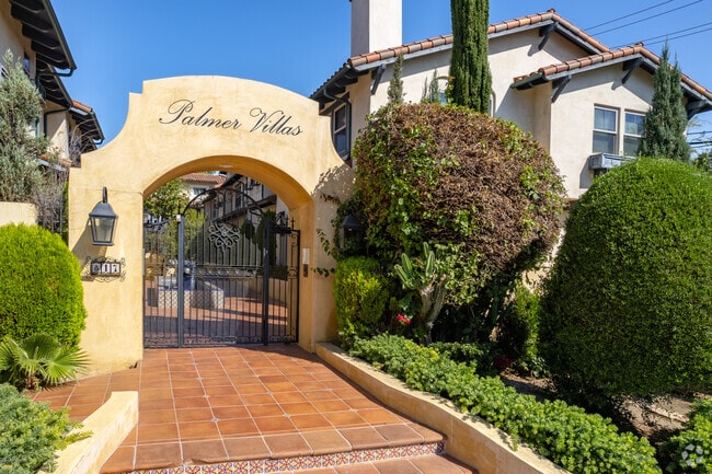 Entrance - Palmer Villas