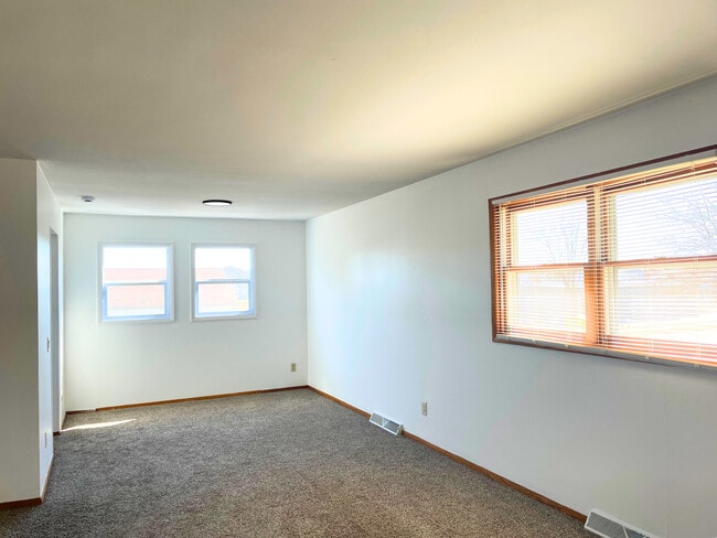 Photo - 705 Willow Run St