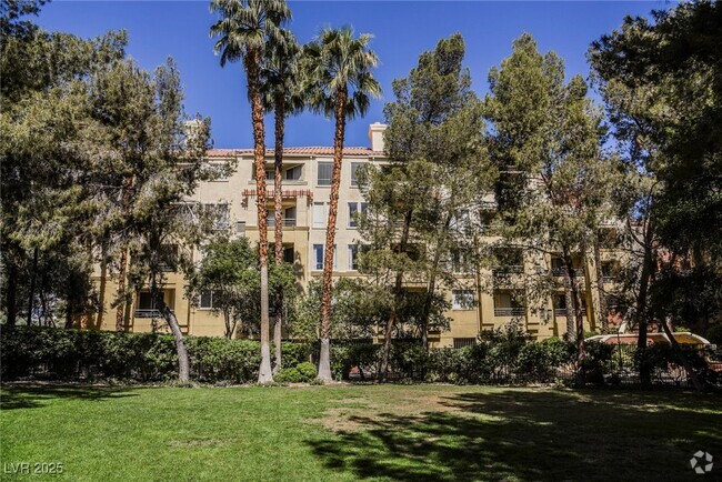 Building Photo - 230 E Flamingo Rd Unit 212 Rental