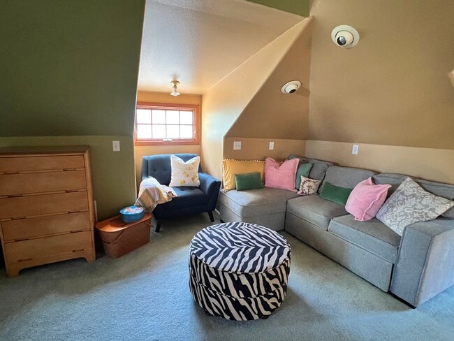 Photo - 616 W Mulberry St