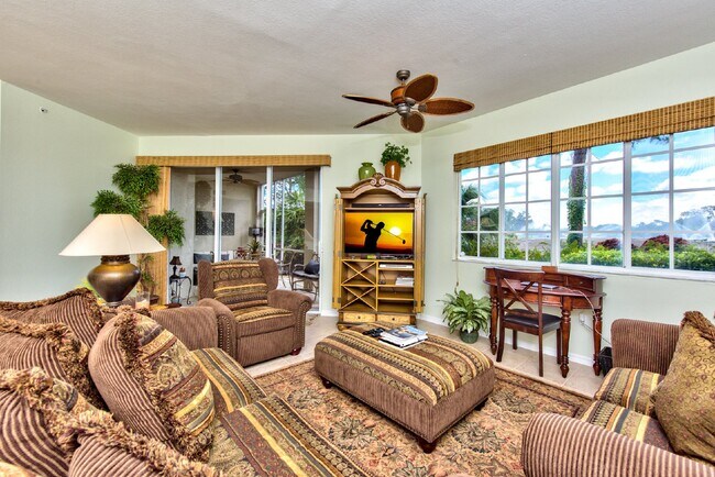 BEAUTIFUL PELICAN LANDING HOME