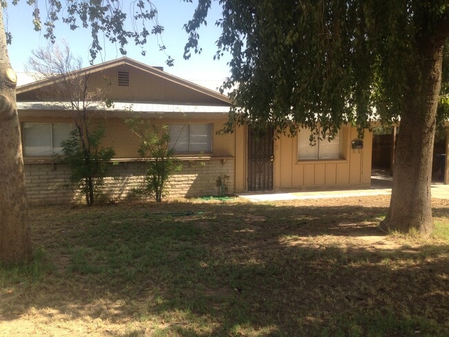 Photo - 1018 W 12th Pl