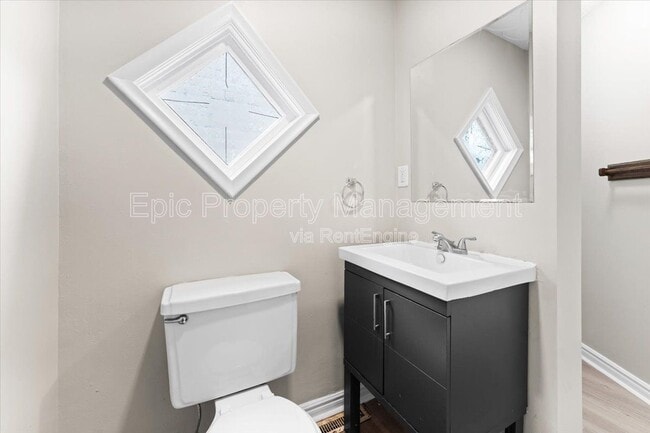 Photo - 647 Elm St