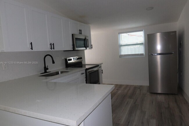 Photo - 1062 NW 25th St