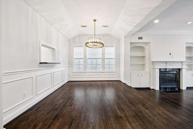 Photo - 1945 Vermont St