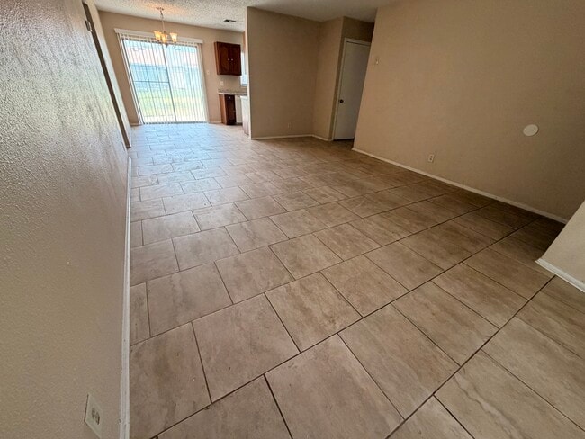 Photo - 5910 Lubbers Way