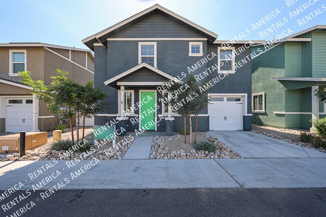 Building Photo - 16875 N 12th St