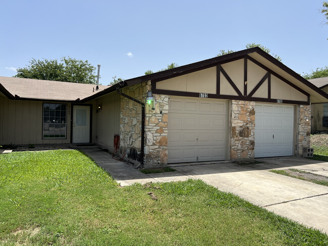 Front Yard - 6700 Montgomery Dr House