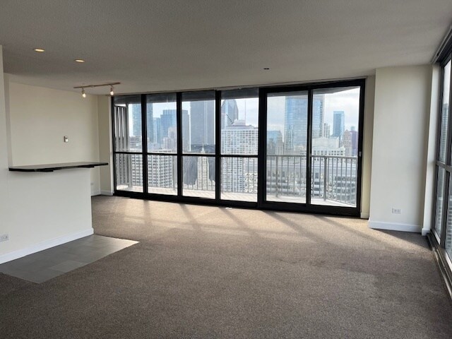 Photo - 10 E Ontario St Unit 5104