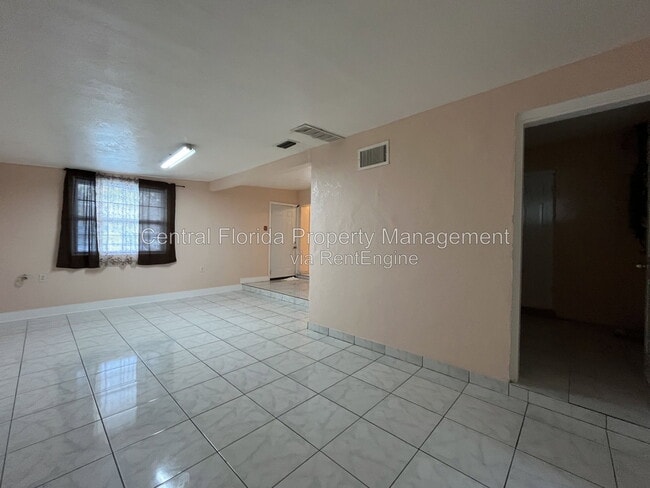 Photo - 2521 Kingsland Ave