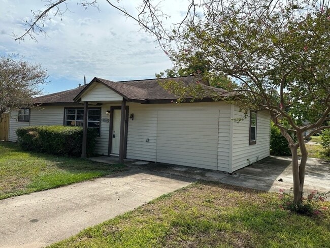 Photo - 2502 Kingsdale Dr